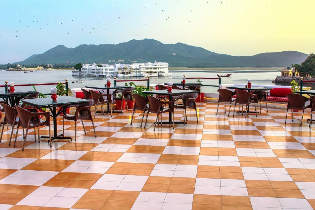 Hotel Devraj Niwas On Lake Pichola Udaipur Eksteriør billede